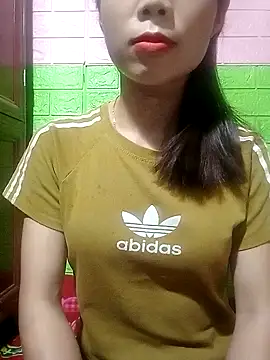 AmyLinee01 online show from April 5, 5:15 am