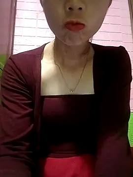 AmyLinee01 online show from April 11, 5:23 am