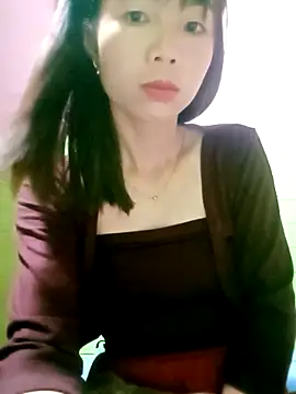 AmyLinee01 online show from April 12, 9:42 pm