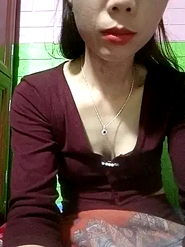 AmyLinee01 online show from April 16, 5:36 pm