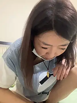 lululove66 online show from March 28, 7:19 am