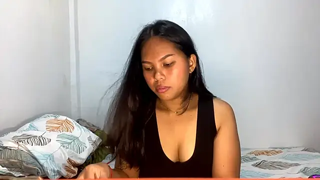 CorrinaThach online show from April 13, 2:33 pm