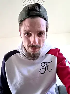Snapshot of legars844 chatting on April 7, 11:54 am legars844 online show from April 7, 11:54 am