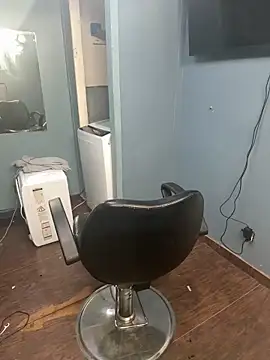 BWCloverboyy online show from April 7, 9:32 am