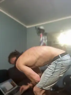 BWCloverboyy online show from April 14, 8:31 am