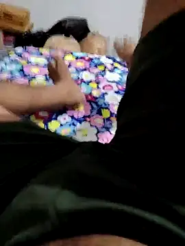 roselover2222 online show from April 13, 5:35 am