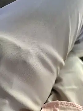 roselover2222 online show from April 16, 12:39 pm