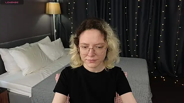 HottoKori online show from April 11, 7:45 am