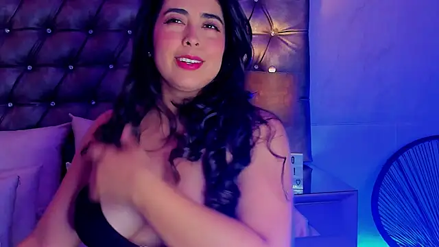 Snapshot of Sofia-Venegas chatting on May 6, 6:13 pm Sofia-Venegas online show from May 6, 6:13 pm