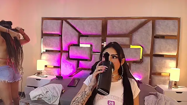 brithny bratz  online show from April 17, 4:26 am