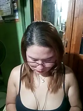 Amazingurlx online show from April 8, 6:24 am