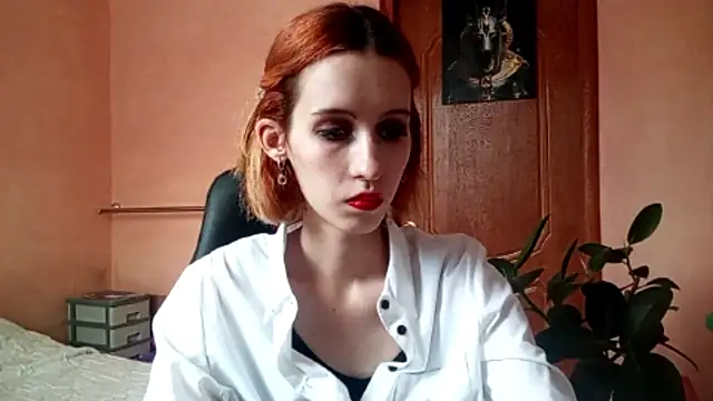 Snapshot of SirenFrost chatting on June 11, 3:21 pm SirenFrost online show from June 11, 3:21 pm