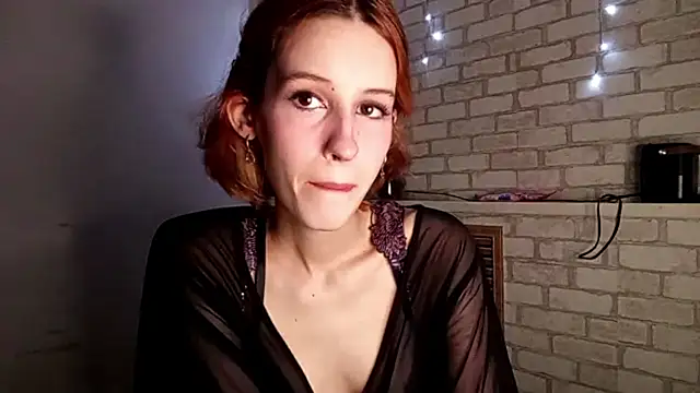 Snapshot of SirenFrost chatting on June 13, 3:21 pm SirenFrost online show from June 13, 3:21 pm