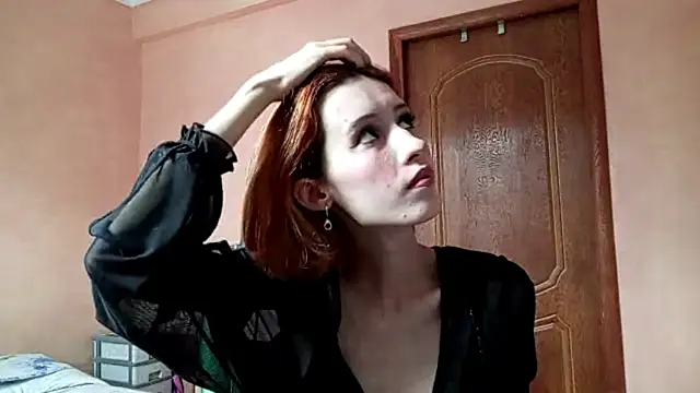 Snapshot of SirenFrost chatting on June 14, 2:41 pm SirenFrost online show from June 14, 2:41 pm