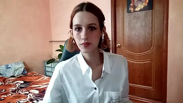 Snapshot of SirenFrost chatting on June 25, 3:27 pm SirenFrost online show from June 25, 3:27 pm