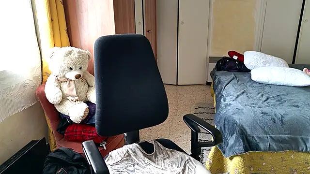 Chrismaturefrench online show from April 19, 3:33 pm