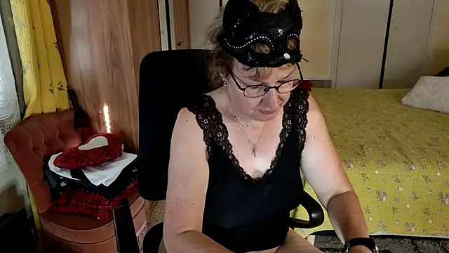 Chrismaturefrench online show from July 5, 8:43 am