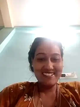 Snapshot of Sexi_roovi chatting on August 4, 4:15 am Sexi roovi online show from August 4, 4:15 am
