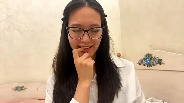 ayanovae online show from March 23, 3:38 pm