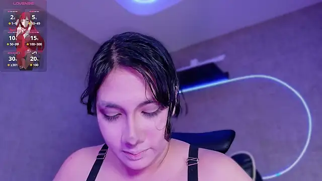 Carmillaa online show from April 9, 10:37 pm