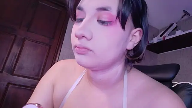 Carmillaa online show from April 15, 10:32 pm