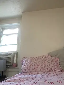 DaddysLiLNaughtyWife online show from April 11, 9:08 pm