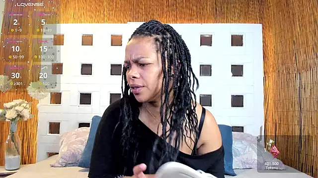 Snapshot of andreazoe chatting on April 13, 2:00 pm andreazoe online show from April 13, 2:00 pm