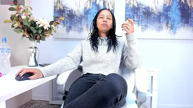Snapshot of andreazoe chatting on April 28, 2:11 pm andreazoe online show from April 28, 2:11 pm