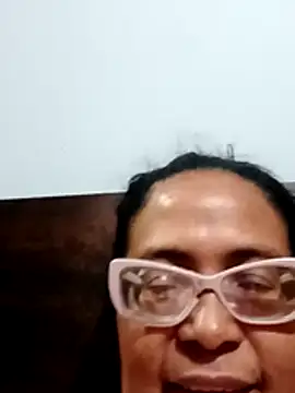 sexymomsn online show from April 4, 11:57 pm