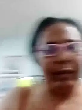 sexymomsn online show from April 9, 12:21 am