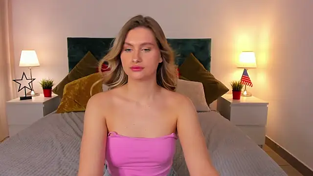 delinasis online show from April 2, 9:18 am