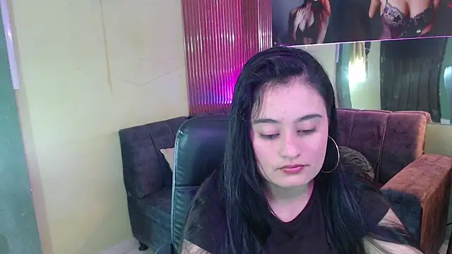 Snapshot of gabriela_tm1 chatting on May 28, 2:14 pm gabriela tm1 online show from May 28, 2:14 pm