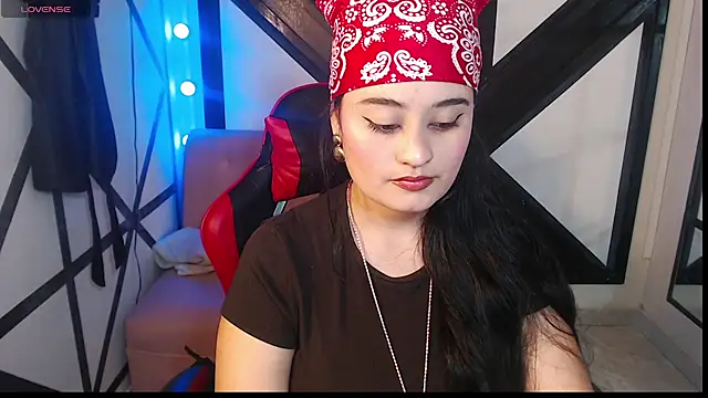Snapshot of gabriela_tm1 chatting on June 6, 2:33 pm gabriela tm1 online show from June 6, 2:33 pm