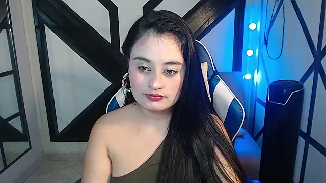 Snapshot of gabriela_tm1 chatting on June 19, 2:32 pm gabriela tm1 online show from June 19, 2:32 pm