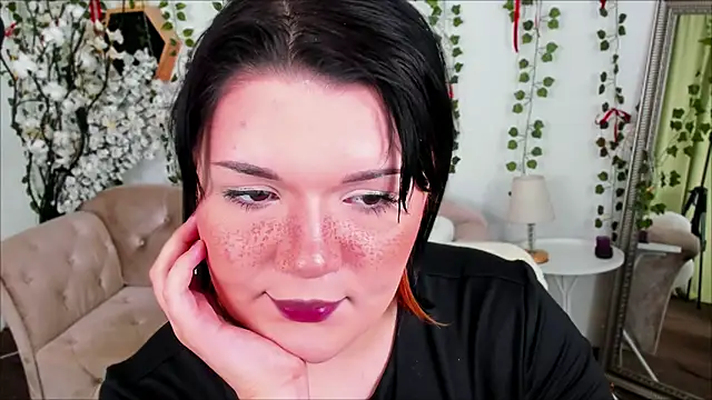 Sara Mour online show from March 25, 2:01 pm