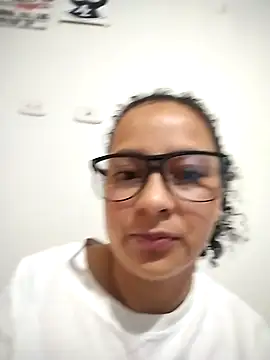 Sofia Alane online show from April 2, 9:07 am