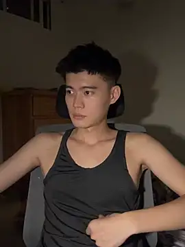 Snapshot of CalvinHY chatting on July 9, 7:29 pm CalvinHY online show from July 9, 7:29 pm