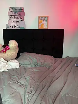 Miia coollins online show from April 15, 7:58 pm