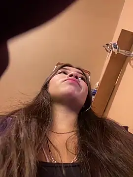 Itze Mua online show from April 4, 10:57 am