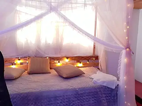 ZoeCute20 online show from April 17, 8:01 pm