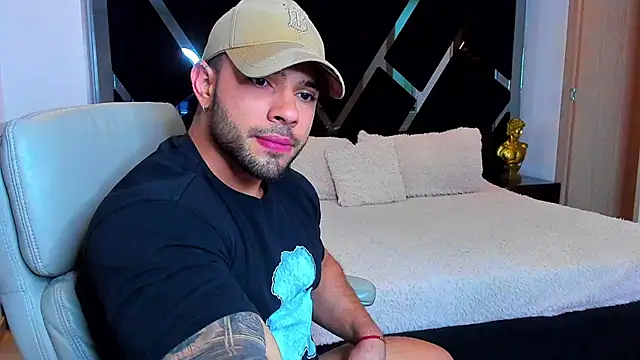 Raytorres online show from April 3, 8:18 pm