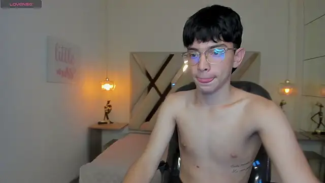 SantiTwinkyy online show from March 30, 2:40 pm