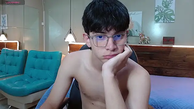 SantiTwinkyy online show from April 17, 12:19 pm