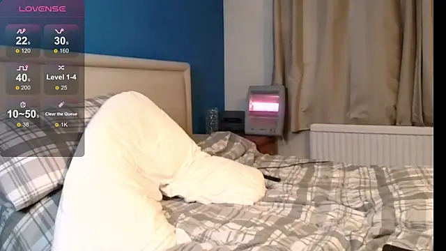 Pauly Andrew online show from April 1, 8:06 pm