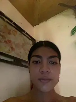 AveryMwore online show from April 12, 5:12 am