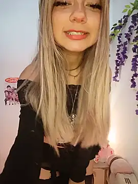 Snapshot of saki_nyanwn chatting on July 3, 1:39 pm saki nyanwn online show from July 3, 1:39 pm