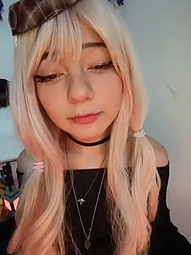 Snapshot of saki_nyanwn chatting on July 19, 5:27 pm saki nyanwn online show from July 19, 5:27 pm