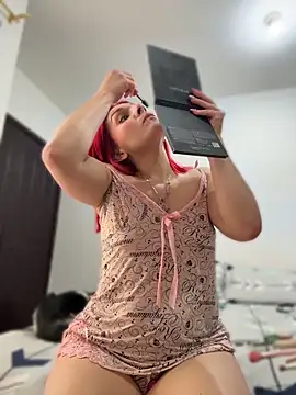 Amelie-RedHoney online show from April 13, 7:30 pm