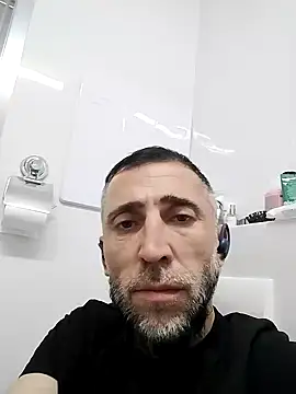 Alexandro111777 online show from April 11, 3:11 am