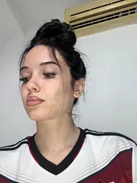 Snapshot of icedrosemarye chatting on June 12, 6:18 pm icedrosemarye online show from June 12, 6:18 pm